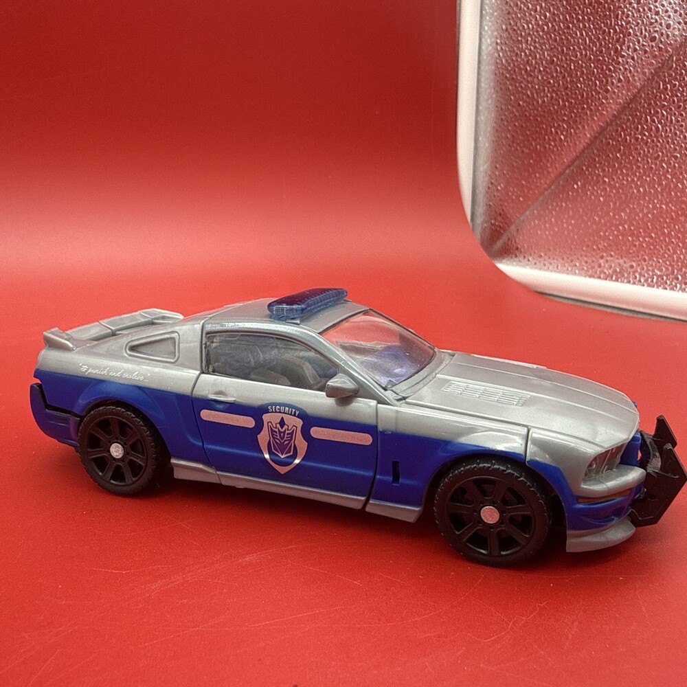 Transformers Recon Barricade Movie 2007 Deluxe Class Action Figure